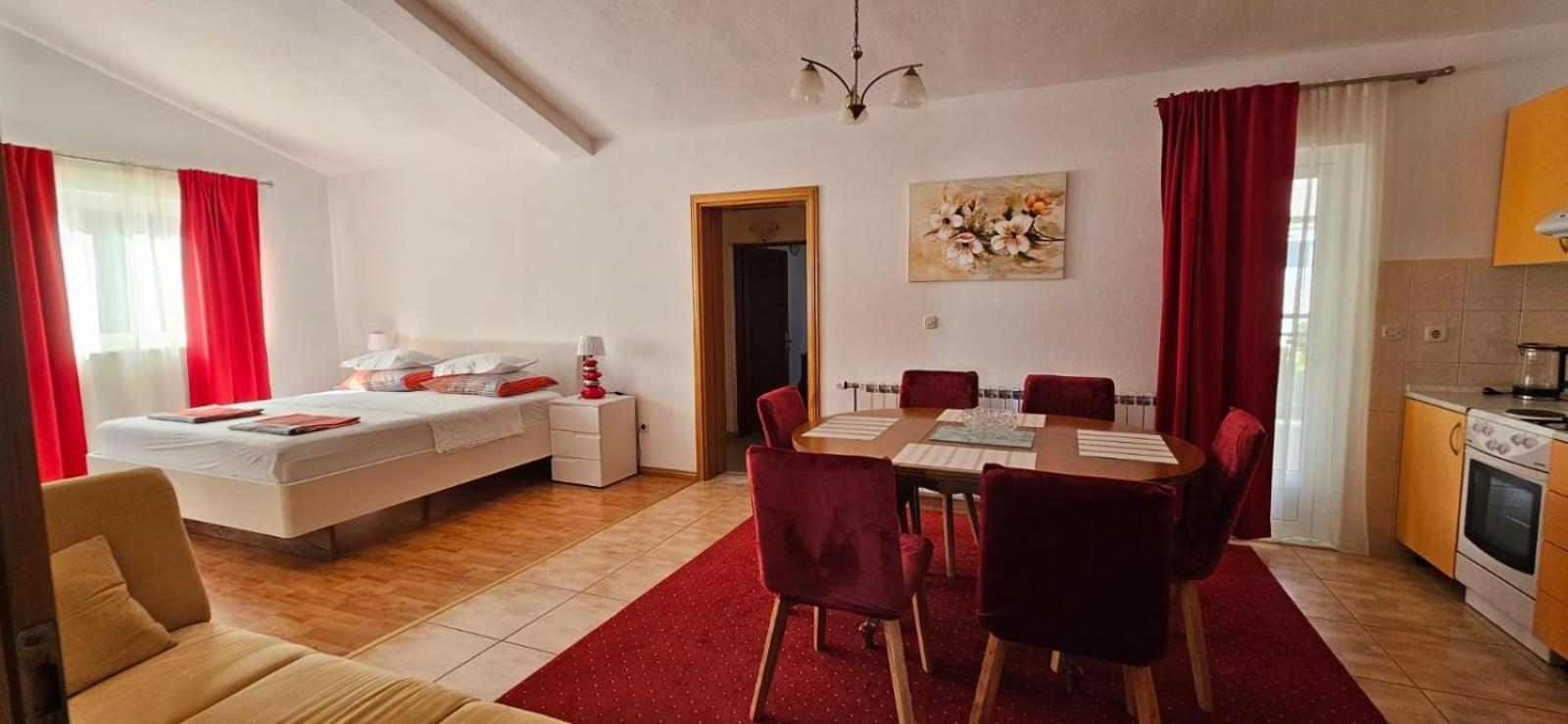 As Brela Hotel Buitenkant foto