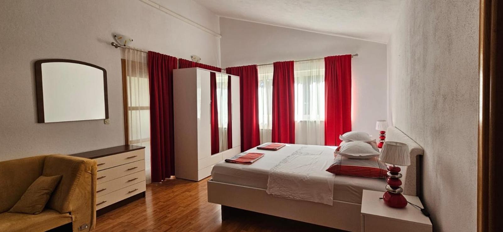 As Brela Hotel Buitenkant foto
