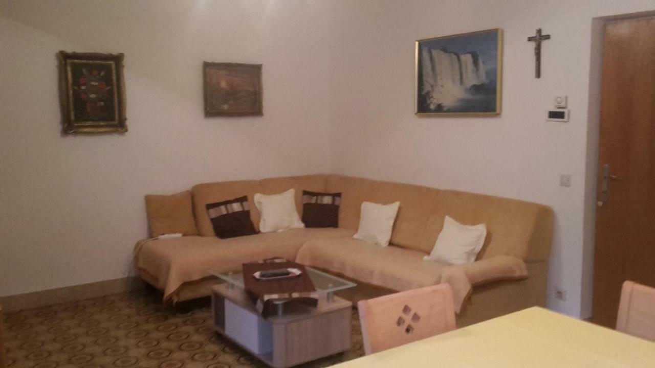 As Brela Hotel Buitenkant foto