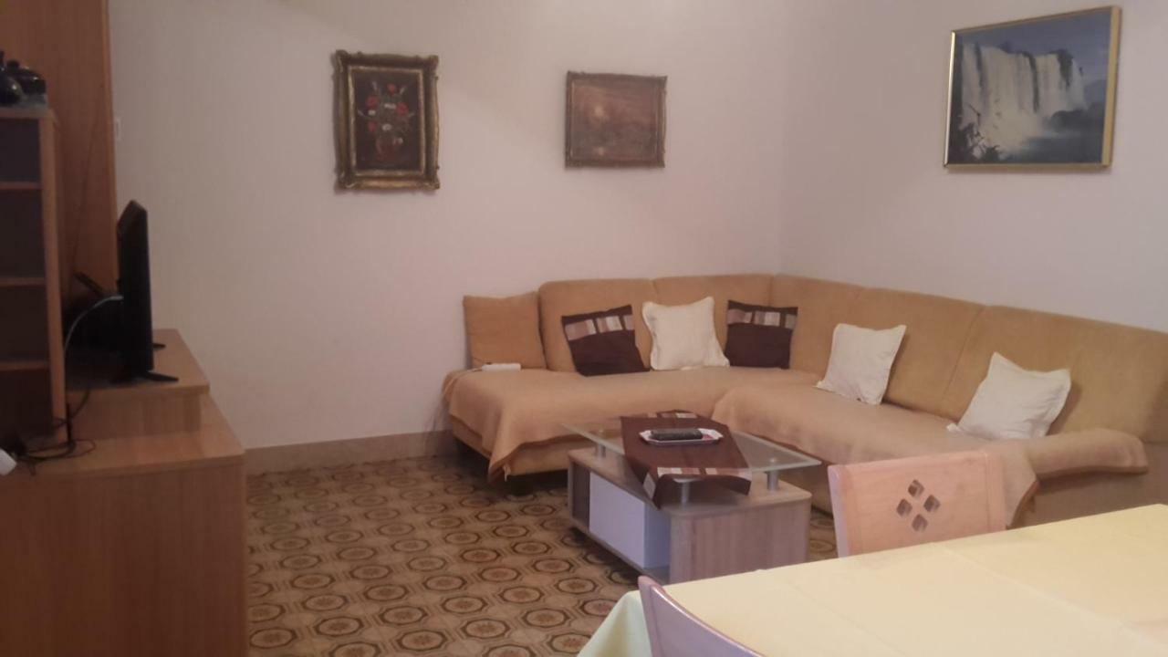 As Brela Hotel Buitenkant foto