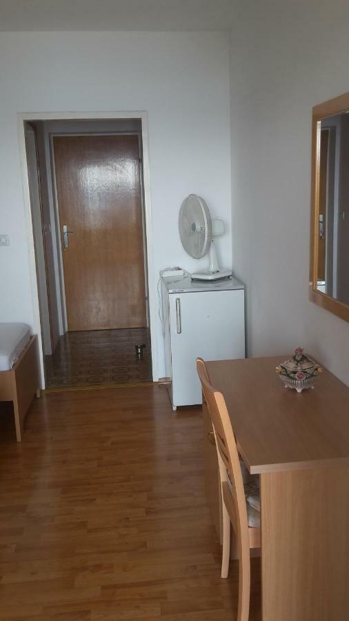 As Brela Hotel Buitenkant foto