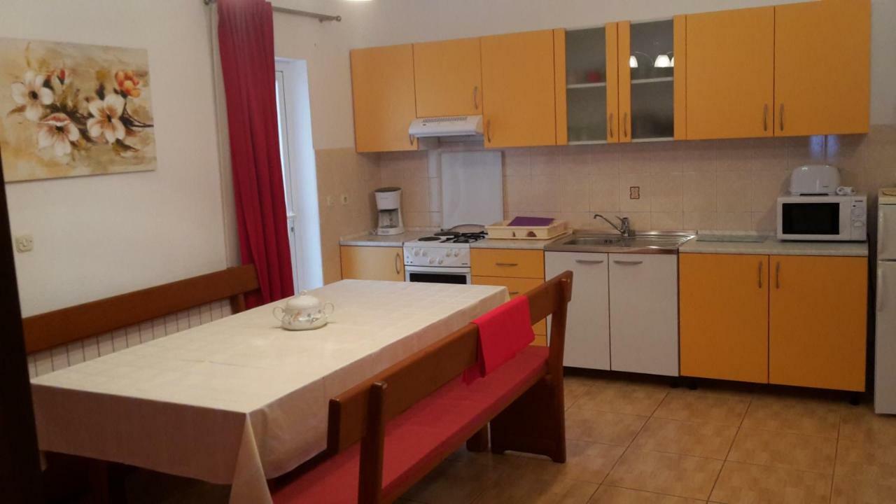 As Brela Hotel Buitenkant foto